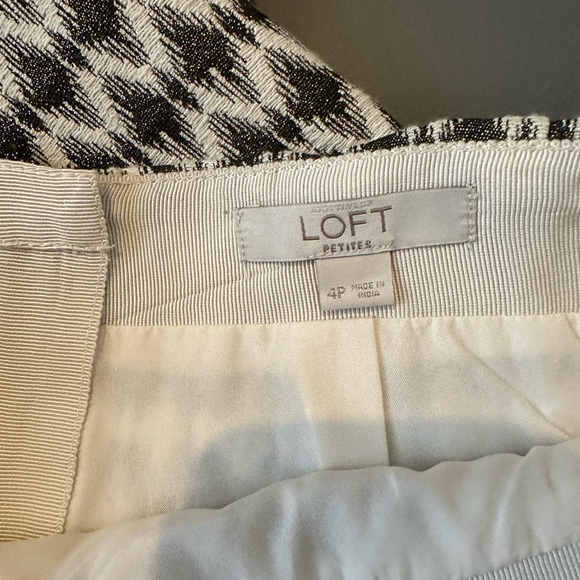 New LOFT Petite Pencil Skirt with gold and black design - Picture 2 of 5